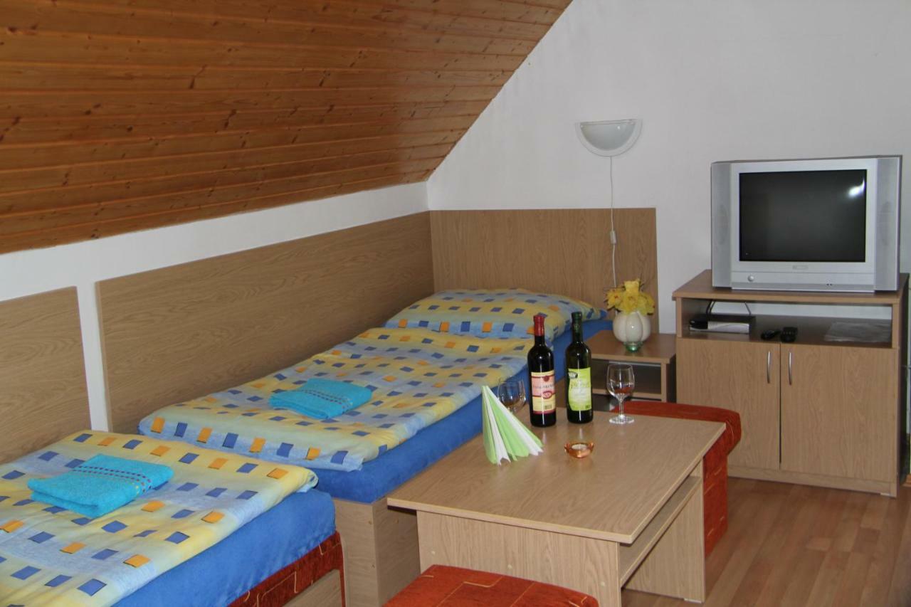 Penzion Brejk Liptovske Sliace Экстерьер фото